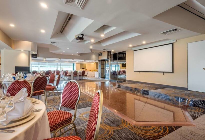 Quality Hotel Dorval Aeroport