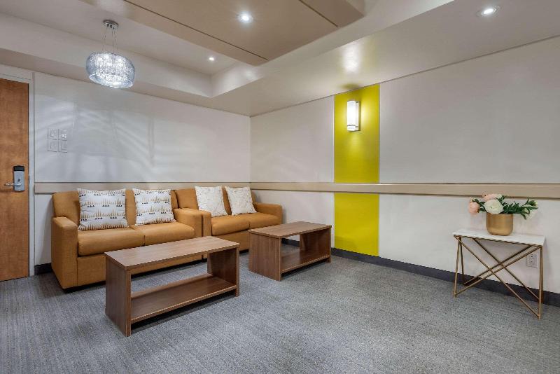 Quality Hotel Dorval Aeroport