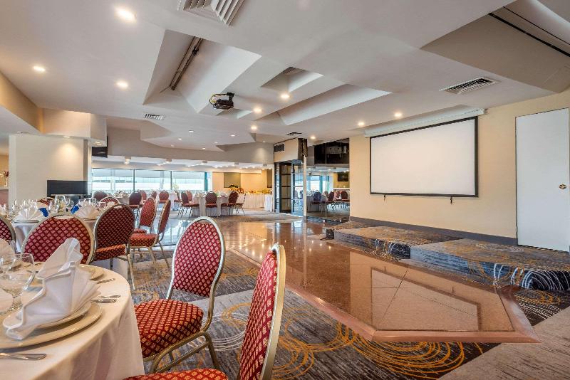 Quality Hotel Dorval Aeroport