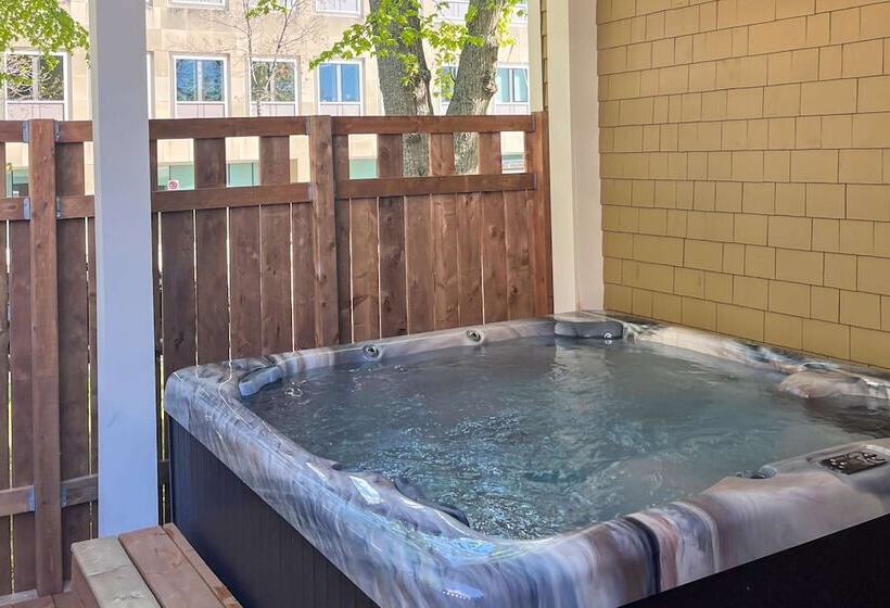 Hotel Quality Inn & Suites Downtown