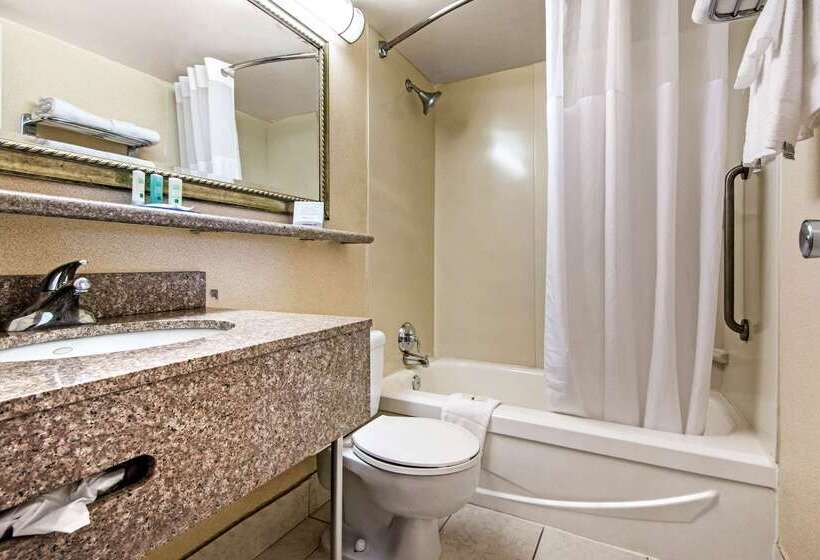 호텔 Quality Inn & Suites 5585 Ambler Drive Mississauga Ontario