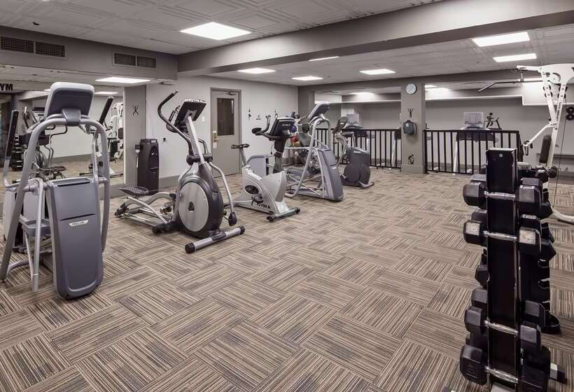 Radisson Hotel Montreal Airport