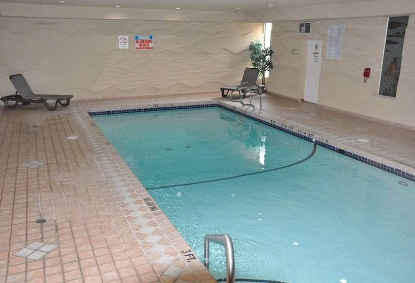 בית מלון כפרי Ramada By Wyndham Abbotsford