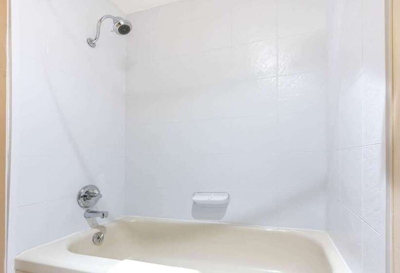 호텔 Ramada By Wyndham Coquitlam