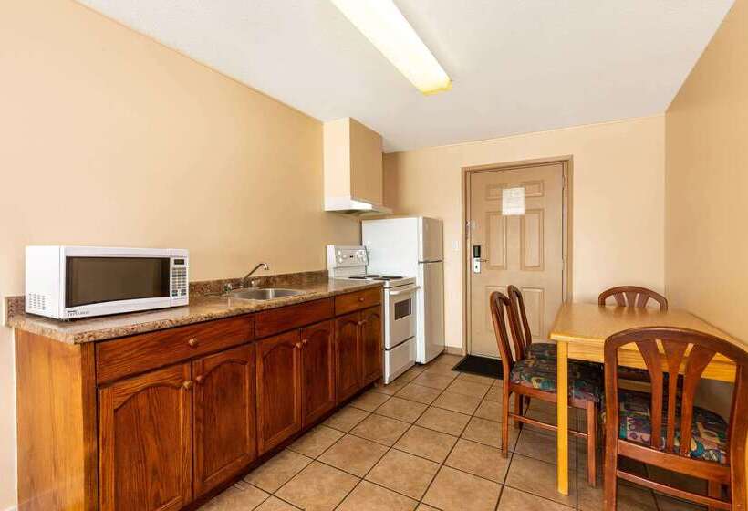 호텔 Ramada By Wyndham Coquitlam