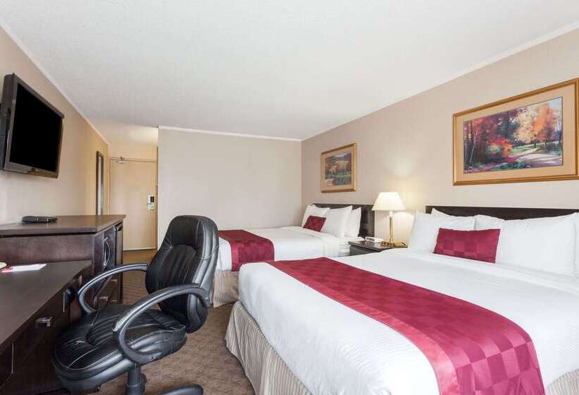 호텔 Ramada By Wyndham Coquitlam