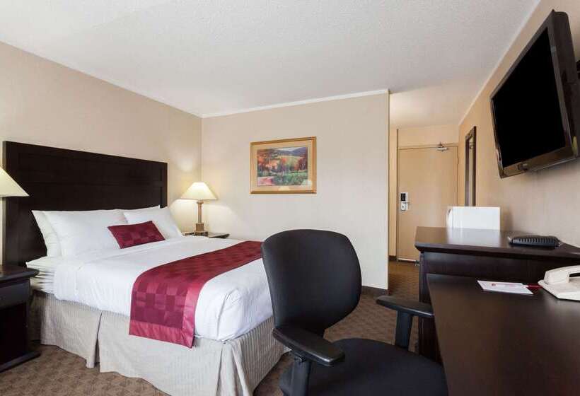 호텔 Ramada By Wyndham Coquitlam