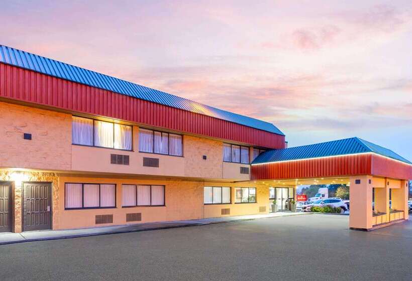 호텔 Ramada By Wyndham Coquitlam