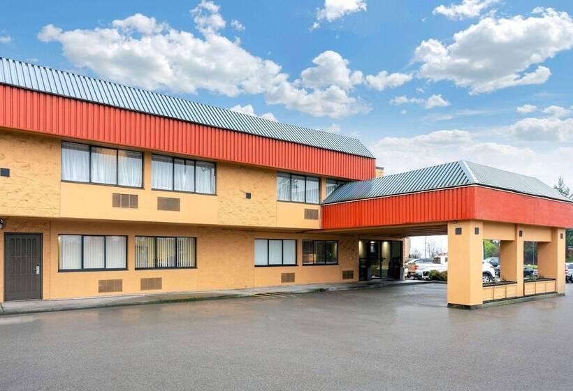 호텔 Ramada By Wyndham Coquitlam