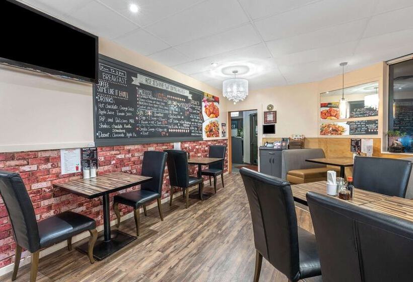 호텔 Ramada By Wyndham Coquitlam