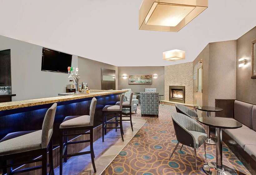 酒店 Ramada By Wyndham Kamloops