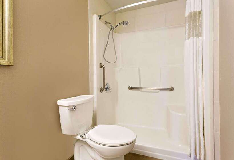 酒店 Ramada By Wyndham Kamloops