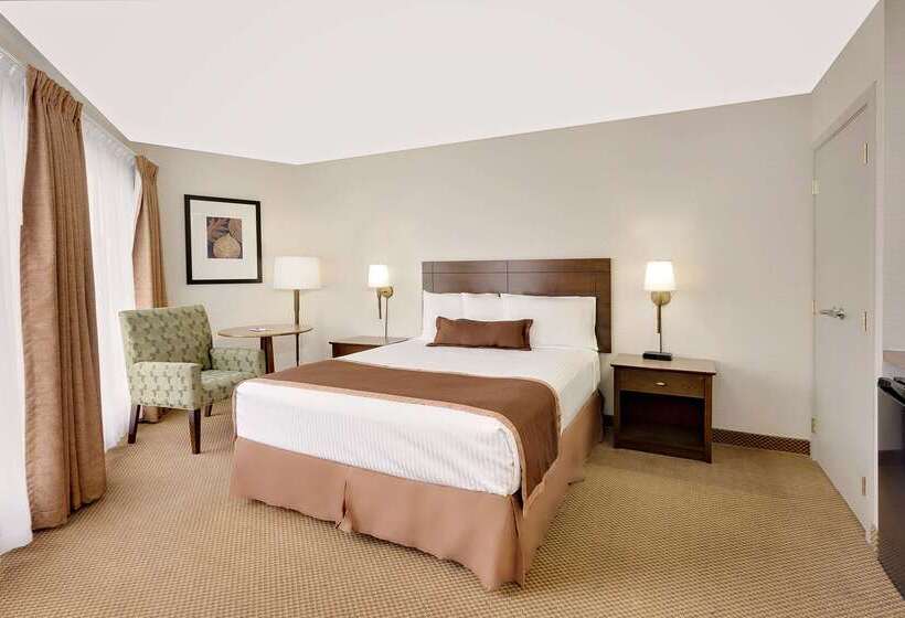 هتل Ramada By Wyndham Kamloops