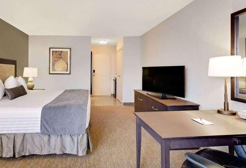 酒店 Ramada By Wyndham Kamloops