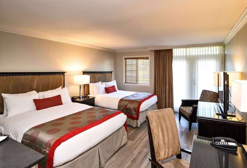 ホテル Balcomo, A Ramada By Wyndham