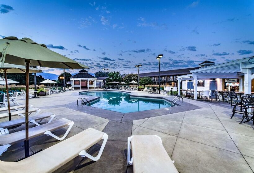 ホテル Balcomo, A Ramada By Wyndham