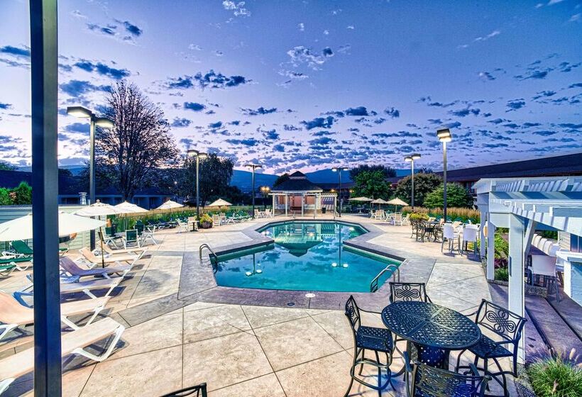 ホテル Balcomo, A Ramada By Wyndham