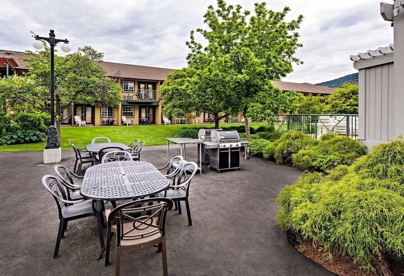 ホテル Balcomo, A Ramada By Wyndham