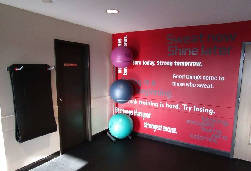 酒店 Ramada By Wyndham Saskatoon