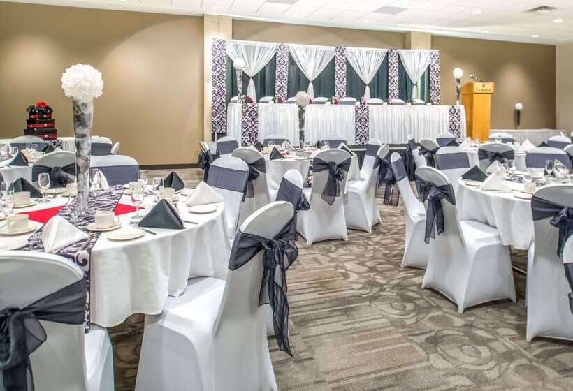 酒店 Ramada By Wyndham Saskatoon