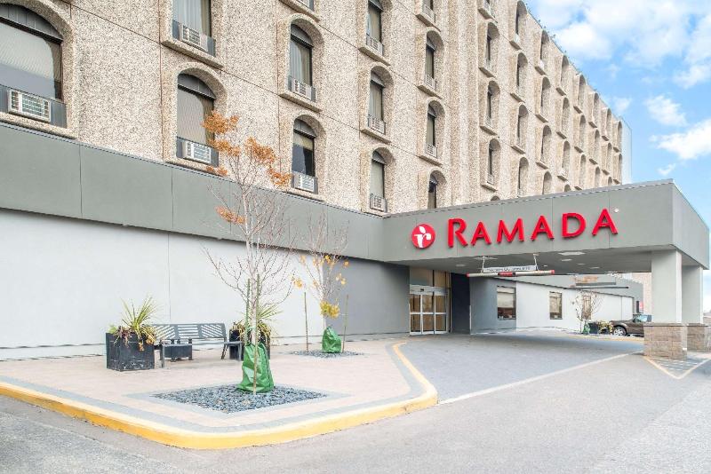 酒店 Ramada By Wyndham Saskatoon