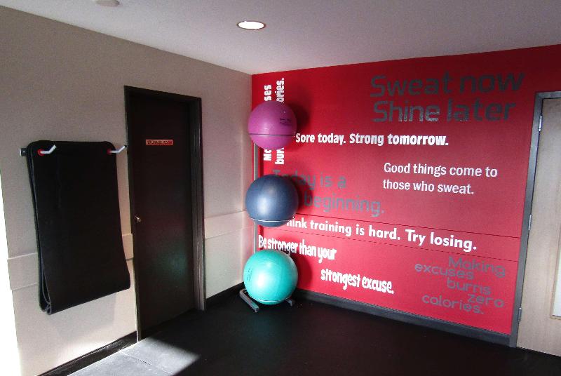 酒店 Ramada By Wyndham Saskatoon