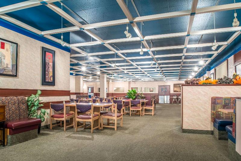 酒店 Ramada By Wyndham Saskatoon