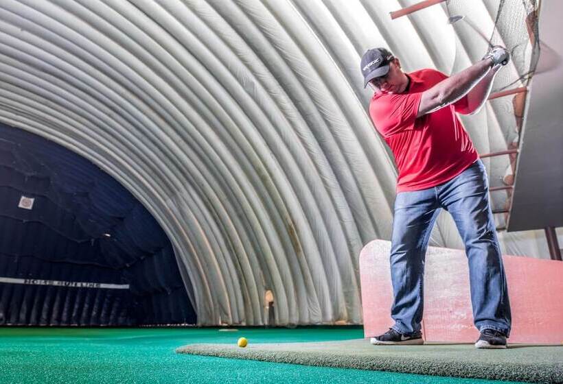 酒店 Ramada By Wyndham Saskatoon