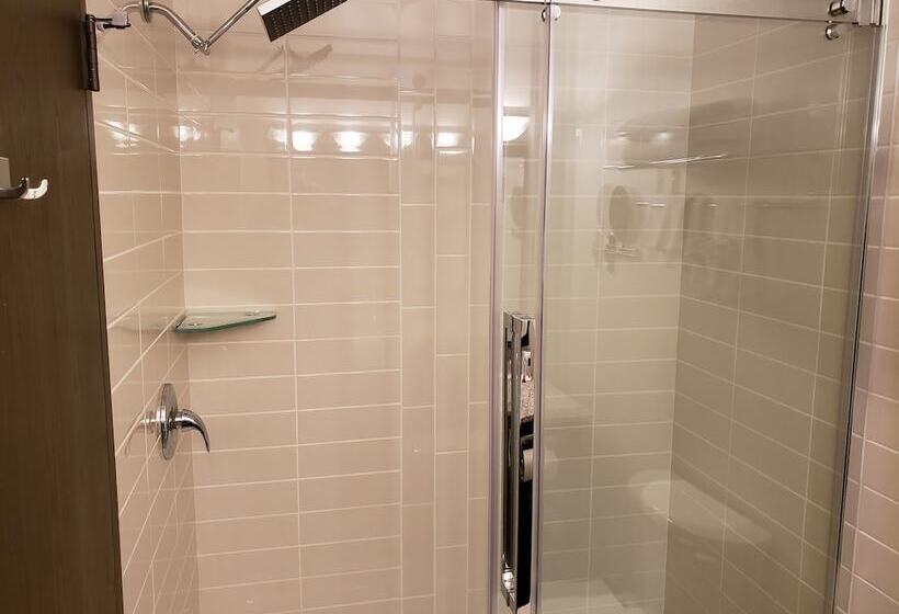 酒店 Ramada By Wyndham Saskatoon