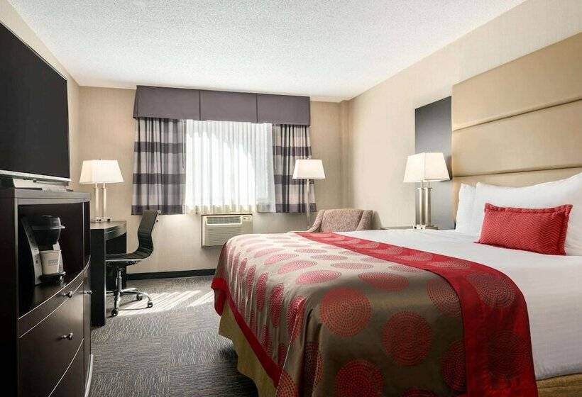 酒店 Ramada By Wyndham Saskatoon