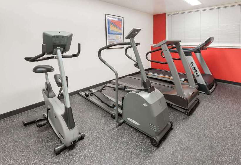 בית מלון כפרי Ramada By Wyndham Sherwood Park