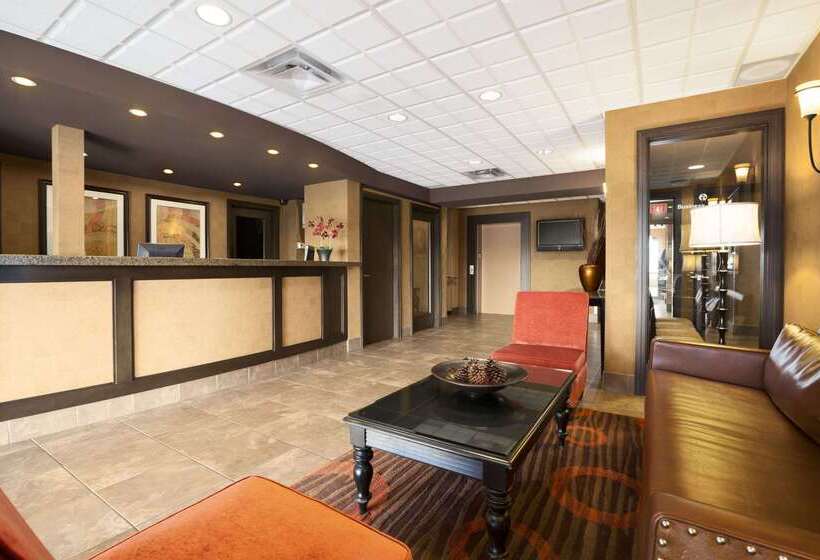 Отель Ramada By Wyndham Surrey/langley