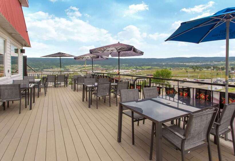 בית מלון כפרי Ramada By Wyndham Williams Lake