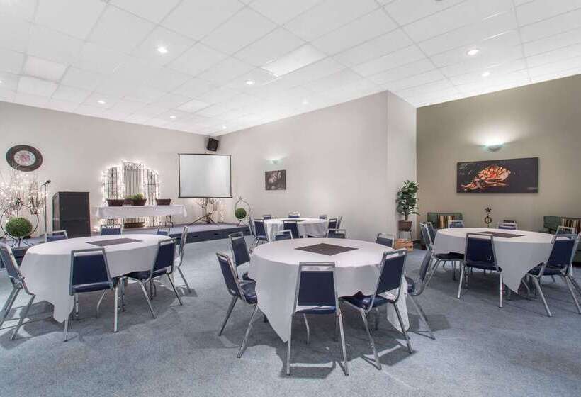 ホテル Ramada By Wyndham Williams Lake