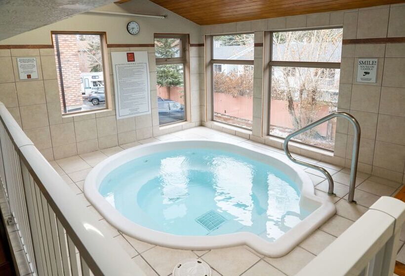 בית מלון כפרי Red Carpet Inn