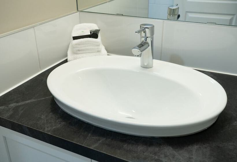 בית מלון כפרי Red Carpet Inn