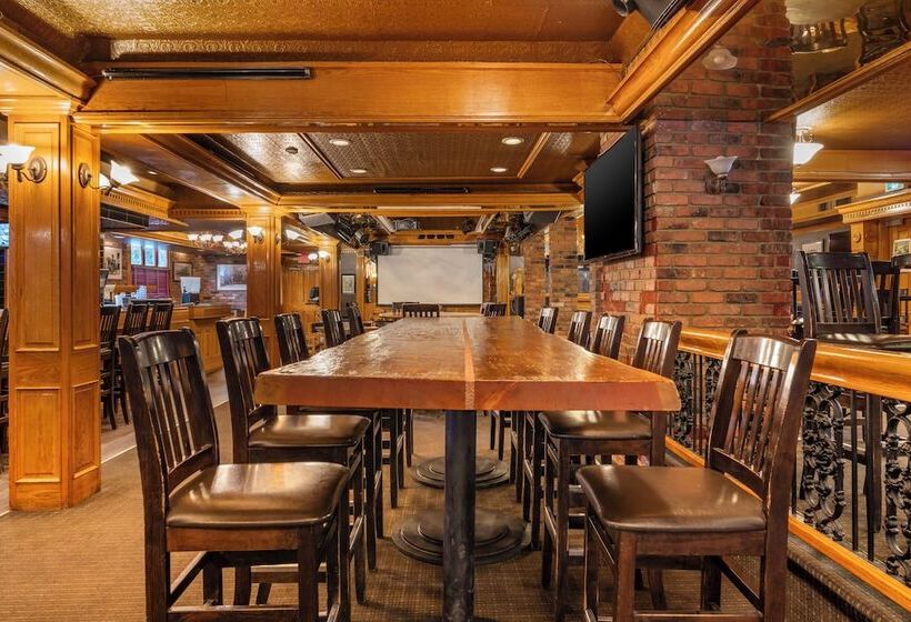 Regent Hotel Revelstoke