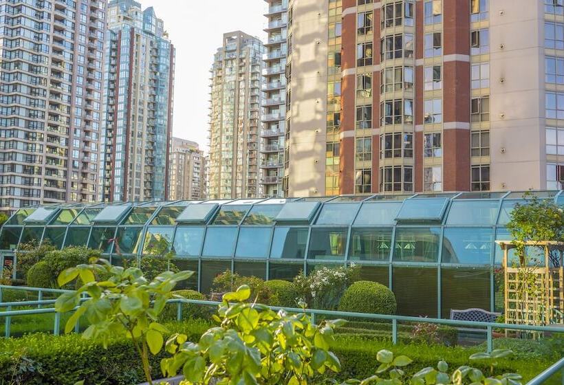 فندق Rosedale On Robson Suite