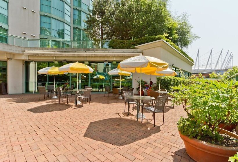 فندق Rosedale On Robson Suite