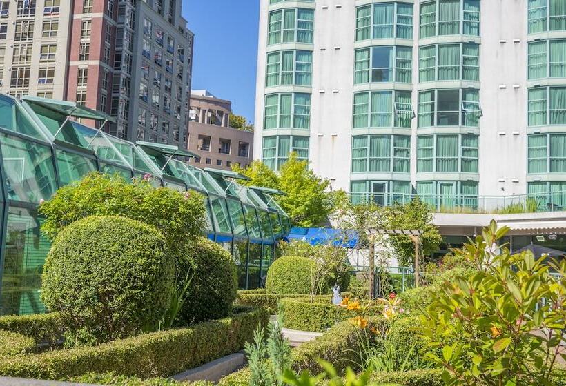 فندق Rosedale On Robson Suite