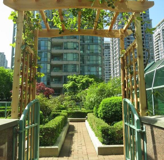 فندق Rosedale On Robson Suite