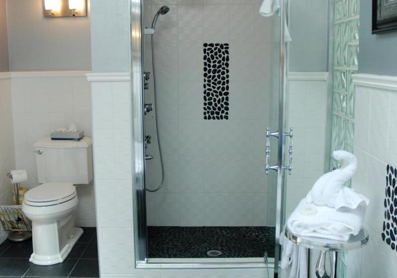 酒店 Rosellen Suites At Stanley Park