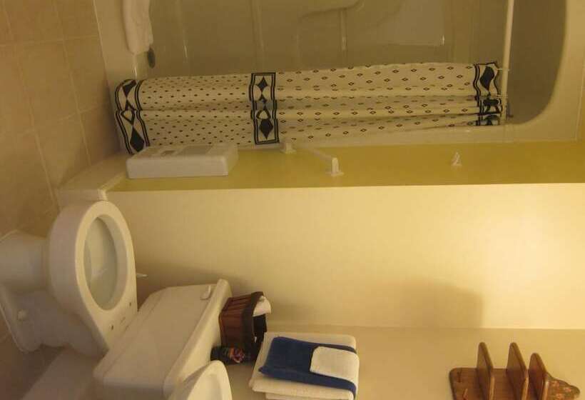 فندق Salmon River Country Inn