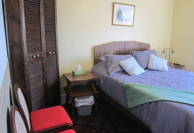 בית מלון כפרי Salmon River Country Inn
