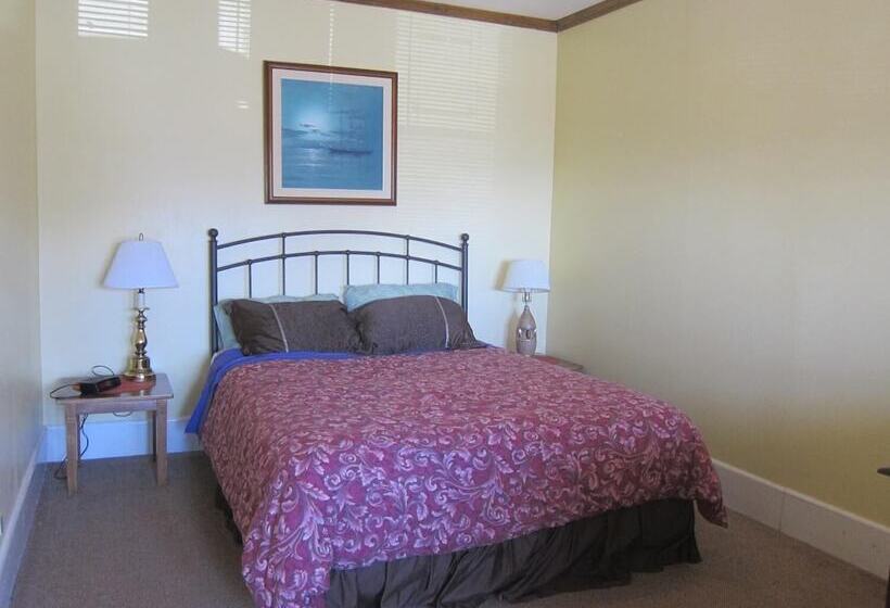 فندق Salmon River Country Inn