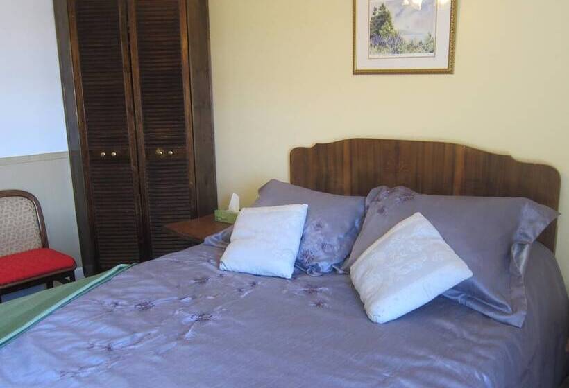 בית מלון כפרי Salmon River Country Inn