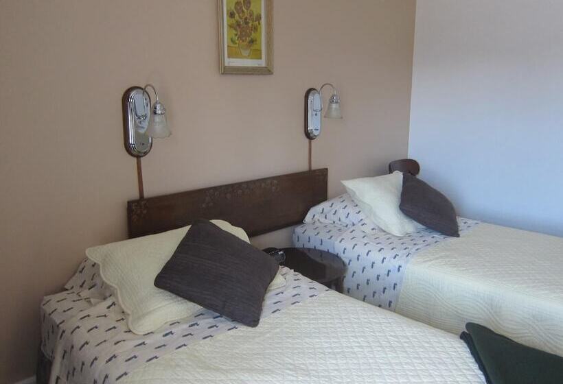 فندق Salmon River Country Inn