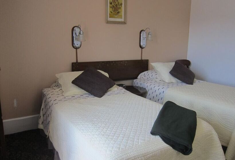 בית מלון כפרי Salmon River Country Inn