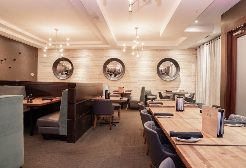 Sandman Hotel Edmonton West