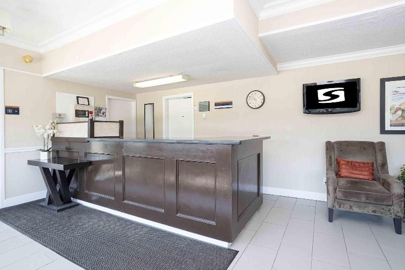 فندق Sandman Inn Blue River